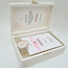 Biblia con Caja de Madera Personalizada ''Mis XV años''
