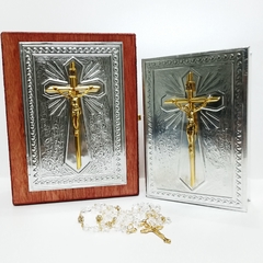 Biblia Repujado Cristo con Caja de Madera - comprar en línea