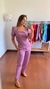 A calça feminina Nácar é super romântica, profissional e uma das queridinhas na Criavizi! Faz parte do scrub, mas também é vendida separadamente! Pode ser produzida em várias cores! Venha garantir mais uma parte desse uniforme profissional