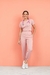 A blusa feminina Peônia é perfeita e uma das queridinhas na Criavizi! Faz parte do scrub, mas também é vendida separadamente! A blusa pode ter bordado ou ser personalizada com nome e em várias cores! Venha garantir mais uma parte desse uniforme profission