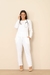 O conjunto feminino Windsor é perfeito, tem bastante saída na Criavizi! O scrub tem a blusa e calça com vários detalhes lindos! O scrub branco ou na cor que você desejar, pode ser scrub personalizado com nome! Vem garantir esse uniforme profissional.