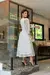 VESTIDO COM DETALHES EM RENDA TRABALHADA MANGAS BUFANTES BRANCO - LouitaStore