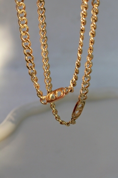 Collar Dior en internet