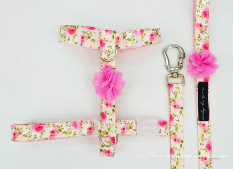 D147 - Peitoral H Floral Belinha