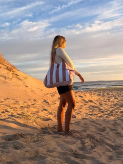 BOLSO PLAYA RAYADO ROSA