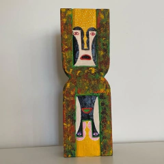 Totem | Parede | Estante na internet