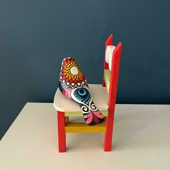 Cadeira com Pássaro Colorido - Expedição Galeria - Arte Popular Brasileira