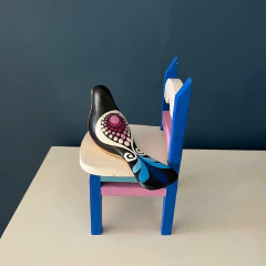 Cadeira com Pássaro Colorido - Expedição Galeria - Arte Popular Brasileira