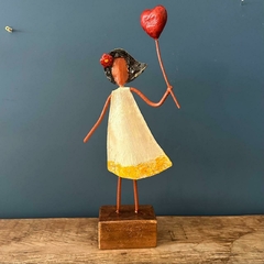 Menina Balão de Coraçã - comprar online