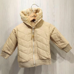 CAMPERA PUFFER CON PIEL Y CAPUCHA