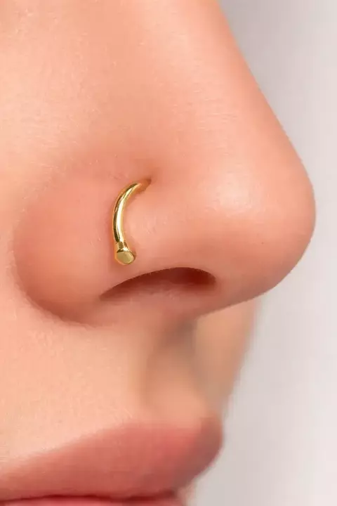 Piercing tipo clavo para naríz 6mm acero dorado