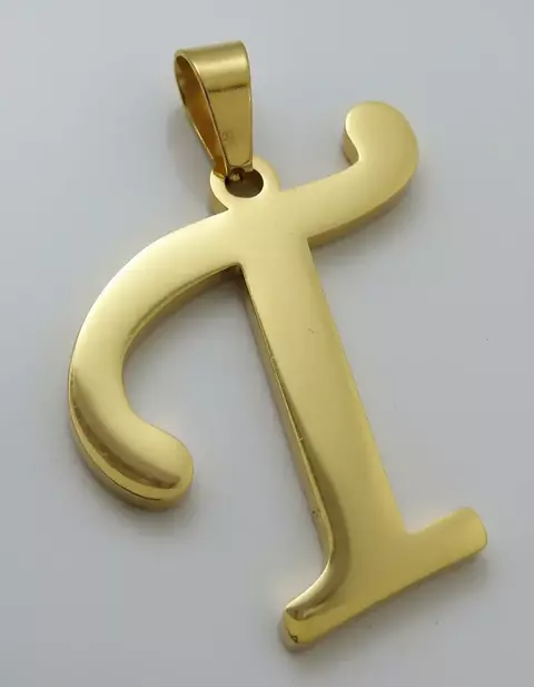 Letra pequeña acero dorado