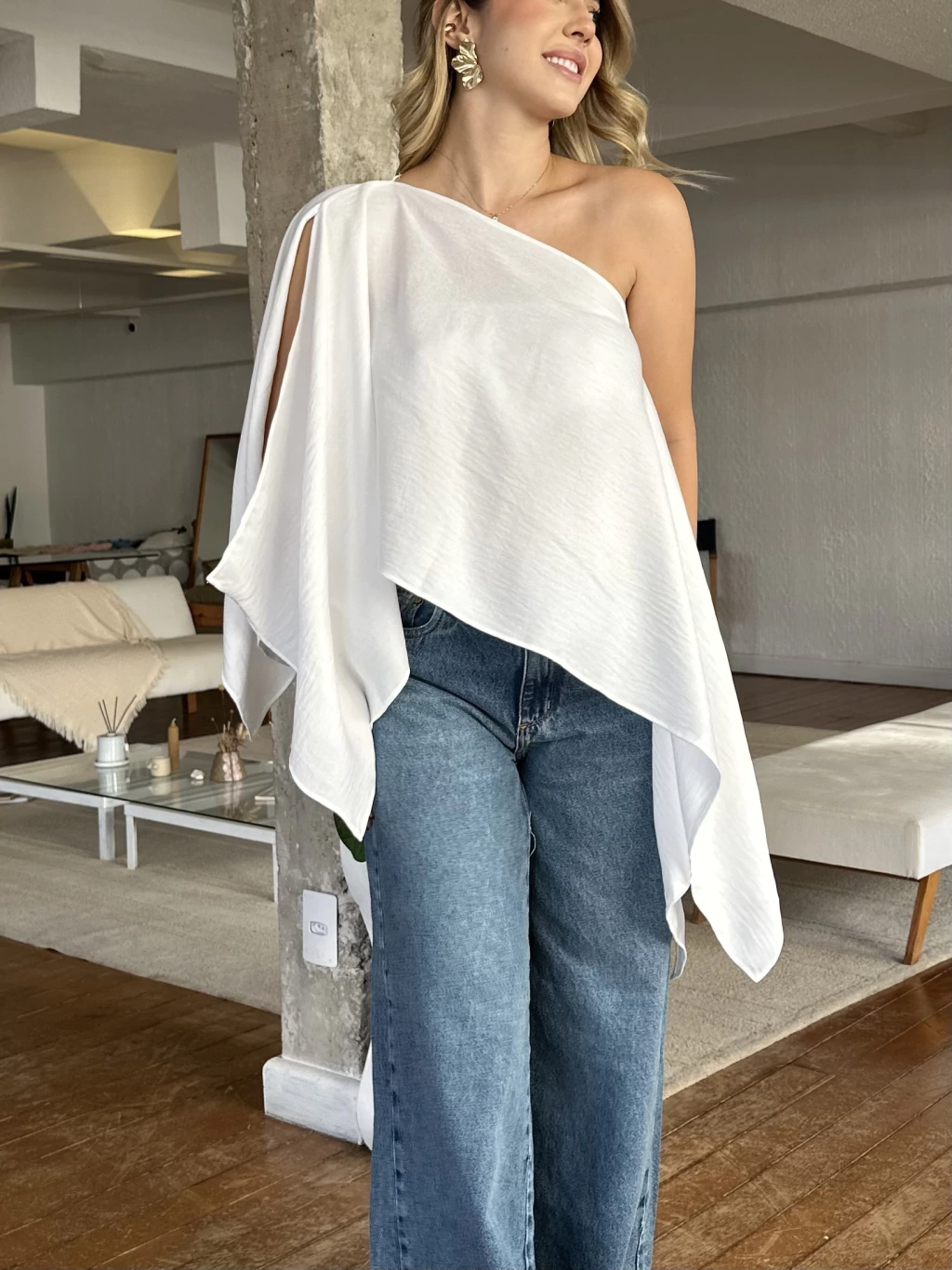 Blusa assimétrica branca