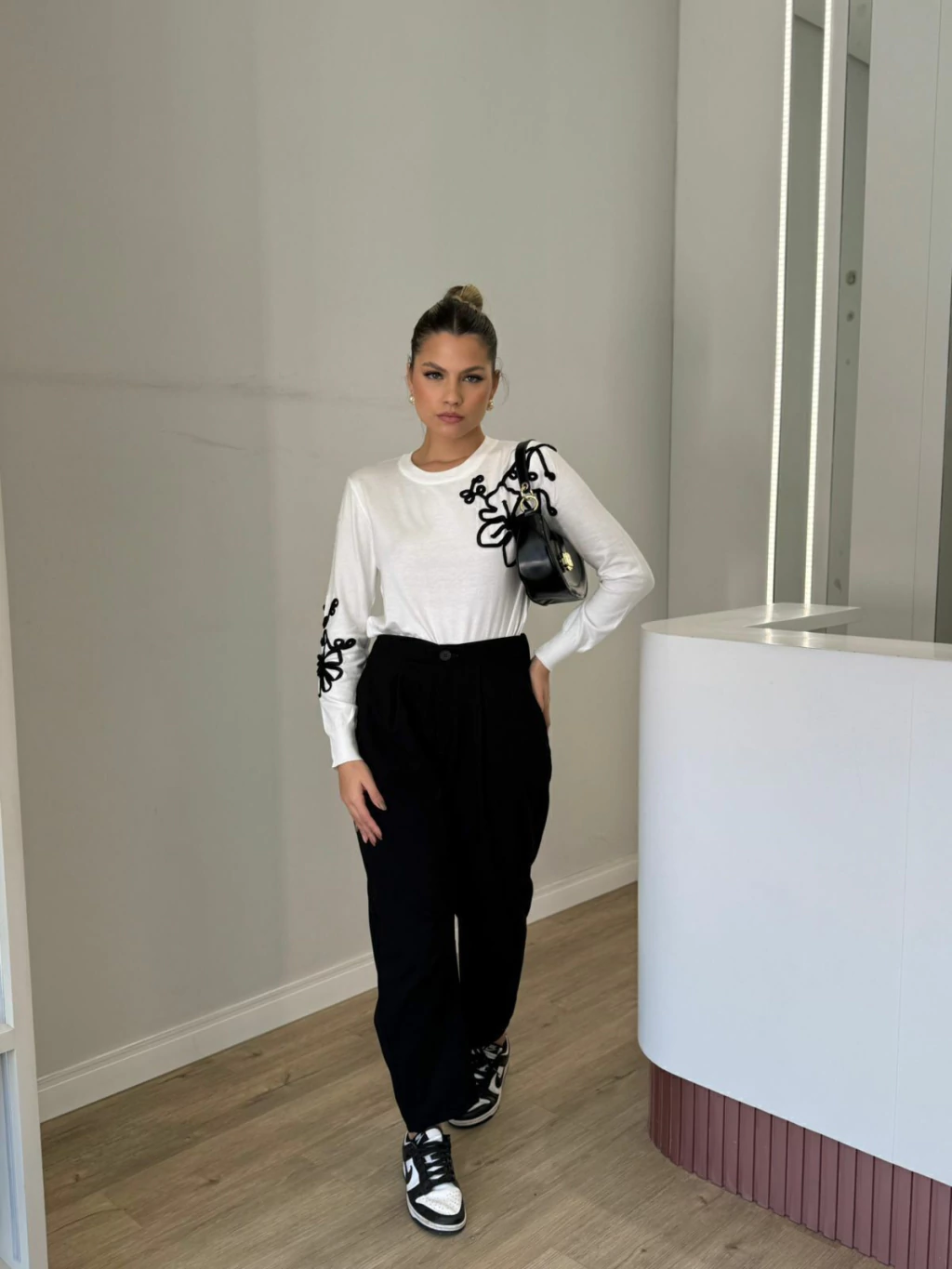 Blusa Em Modal Trabalhada