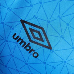 Camisa Grêmio Treino 22/23 - Torcedor Umbro Masculina - Azul com detalhes em preto - loja online