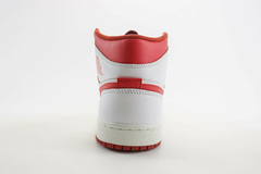 Air Jordan 1 Mid - Branco e Vermelho - Esporte Chique - A sua loja de Importações de Artigos esportivos