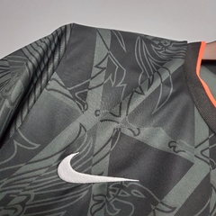 Camisa Nike Liverpool Treino 2021/22 - Torcedor - comprar online