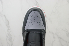 Tênis Air Jordan 1 Mid - Preto e Cinza - loja online