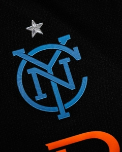 Camisa New York City II 24/25 - Torcedor Adidas Masculina - Preta com detalhes em azul e laranja - Esporte Chique - A sua loja de Importações de Artigos esportivos