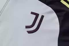 Conjunto Juventus Treino 25/26 - Masculino - Cinza e preto com detalhes em amarelo - Esporte Chique - A sua loja de Importações de Artigos esportivos