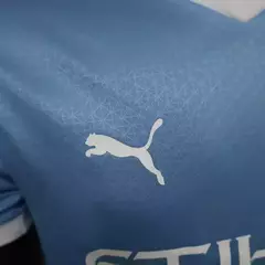 Camisa Manchester City I 25/26 - Jogador Masculina - Azul com detalhes em branco - Esporte Chique - A sua loja de Importações de Artigos esportivos