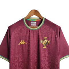 Camisa Vasco da Gama Edição Especial 22/23 Kappa Torcedor Masculino - Vinho com detalhes em dourado verde e amarelo - Esporte Chique - A sua loja de Importações de Artigos esportivos