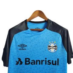 Camisa Grêmio Treino 22/23 - Torcedor Umbro Masculina - Azul com detalhes em preto - Esporte Chique - A sua loja de Importações de Artigos esportivos