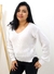 Blusa decote em V fenda lateral. na internet
