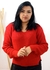 Blusa decote em V fenda lateral.