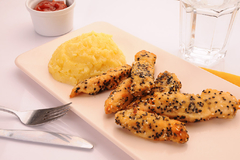 Chicken fingers con puré en internet