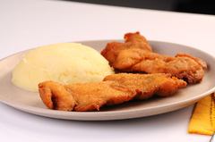Milanesa de pollo con puré - comprar online