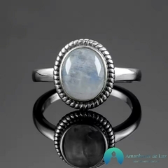 Anel Oval com Pedra da Lua em Prata 925