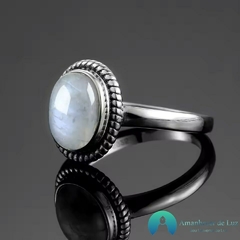 Anel Oval com Pedra da Lua em Prata 925 - comprar online