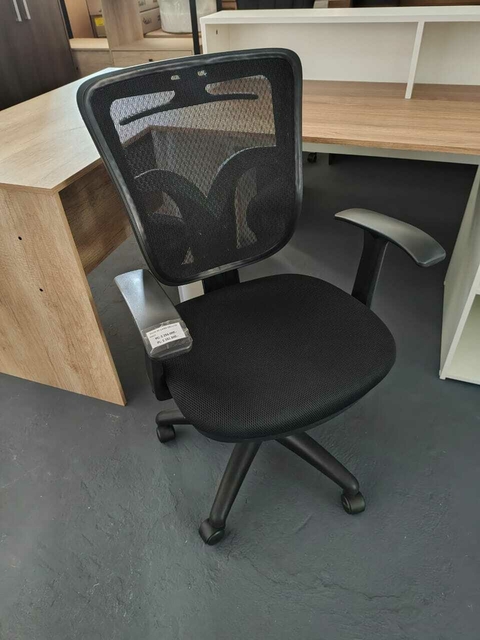 SILLÓN OFICINA HI-LAND DAKOT NEGRO - comprar online