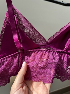 Empoderar Roxo (1 top e 2 calcinhas) na internet