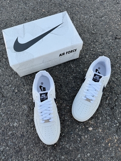 NIKE AIR FORCE LEGEND