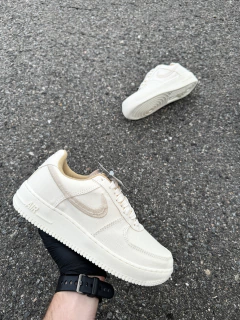 NIKE AIR FORCE STUSSY - Huellas Infinite