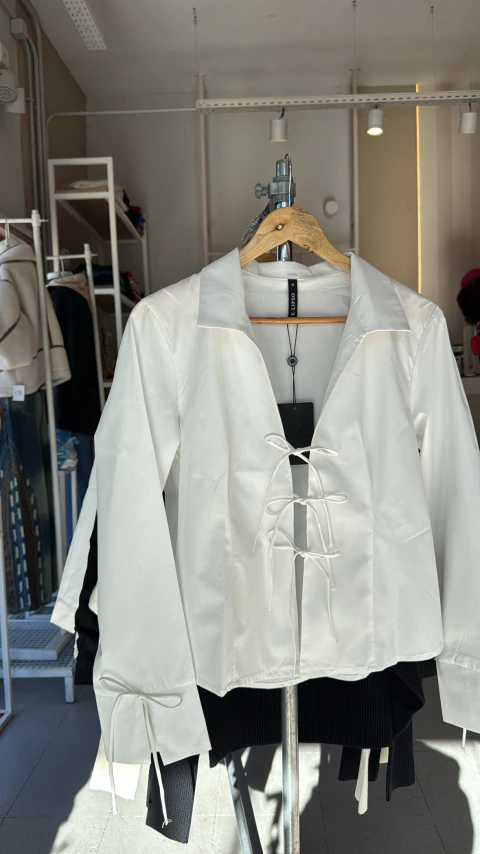 Camisa ARCEY (talle M y L) blanco y negro