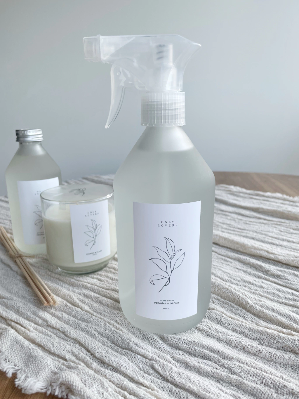 Home spray esmerilado Peonías y olivas