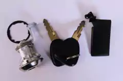 Cilindro Miolo Trava Porta Malas Kwid 2017 A 2022 Original - comprar online