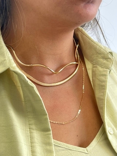Colar triplo Dourado Correntaria - comprar online
