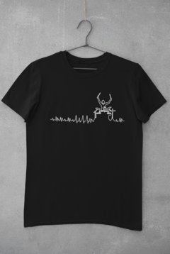 Camiseta Unissex " O coração do baterista "