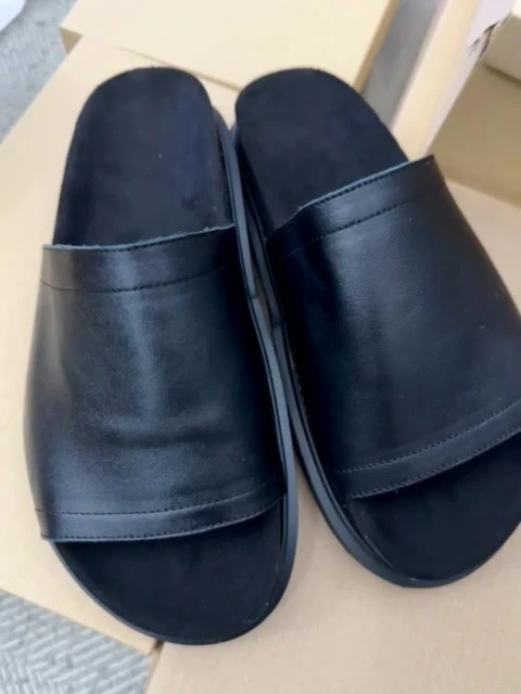Sandalias enteras de cuero vacuno