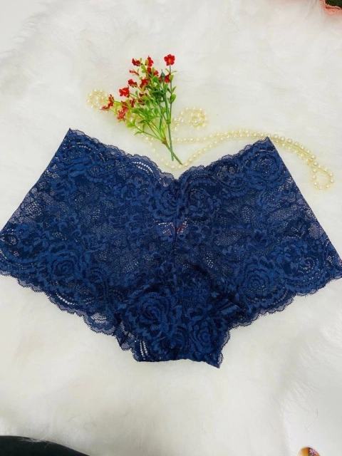 shortinho renda Azul escuro plus