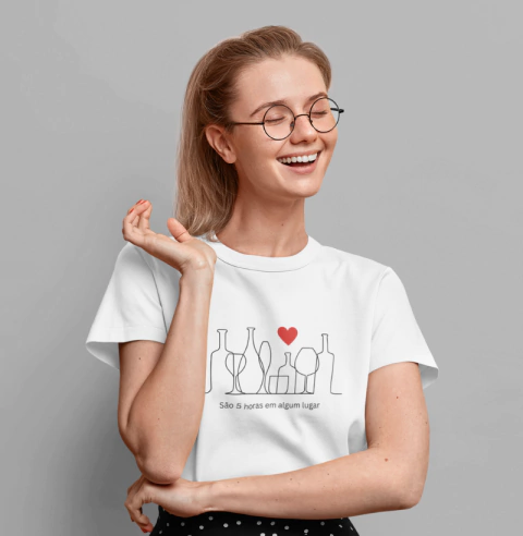 Camiseta São 5 Horas em Algum Lugar
