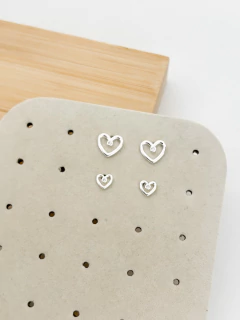 Duo corações vazado pontinho de luz banhado a prata - comprar online