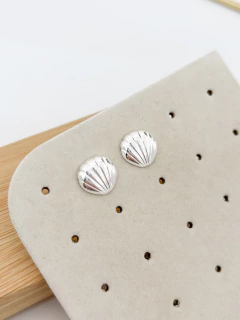 Brinco concha banhado a prata - comprar online