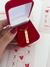 Colar personalizado iniciais + data (frente e verso) banhado a ouro