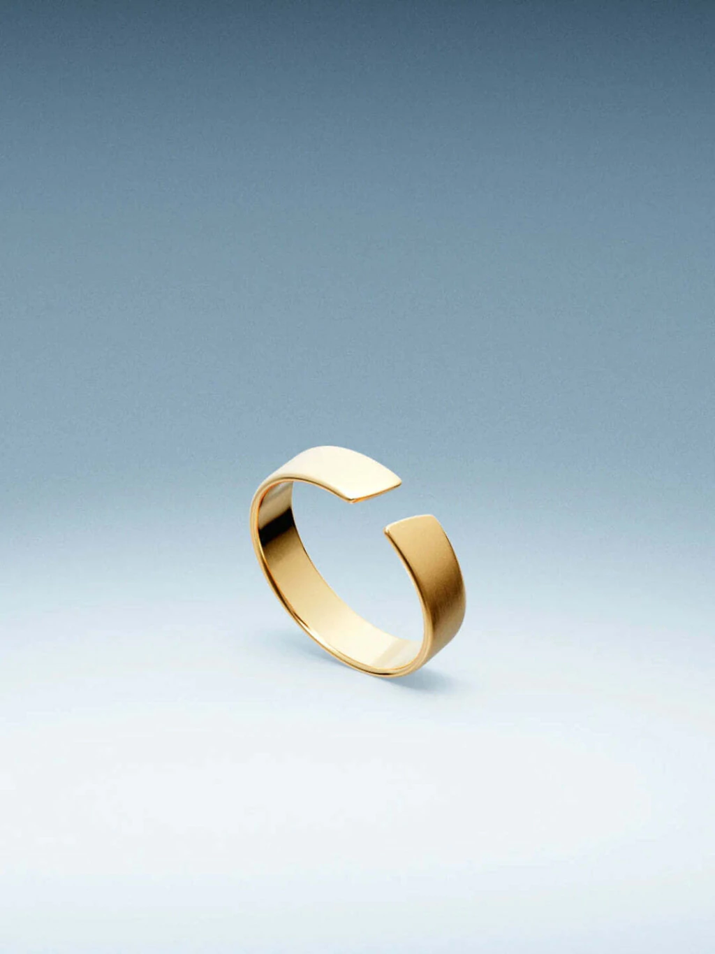 Anel Essential de Aço com Banho em Ouro 18k