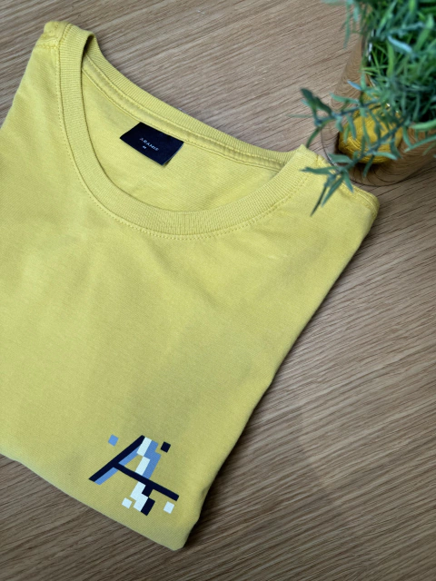CAMISETA PIXEL AMARELO MOSTARDA ARAMIS